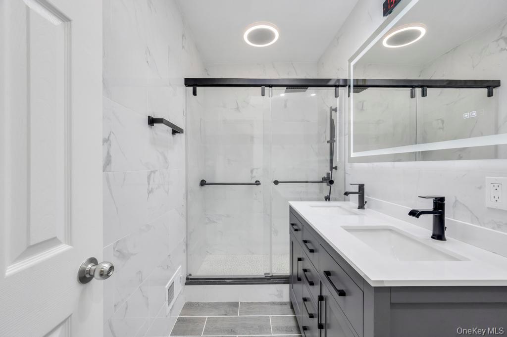 280 Balcom Avenue Bronx, NY 10465 - Photo 24 of 33 Spa-inspired full bath.
