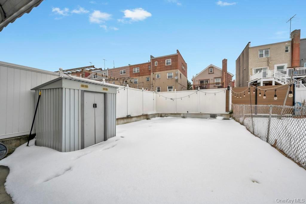 280 Balcom Avenue Bronx, NY 10465 - Photo 29 of 33 Spacious Backyard.