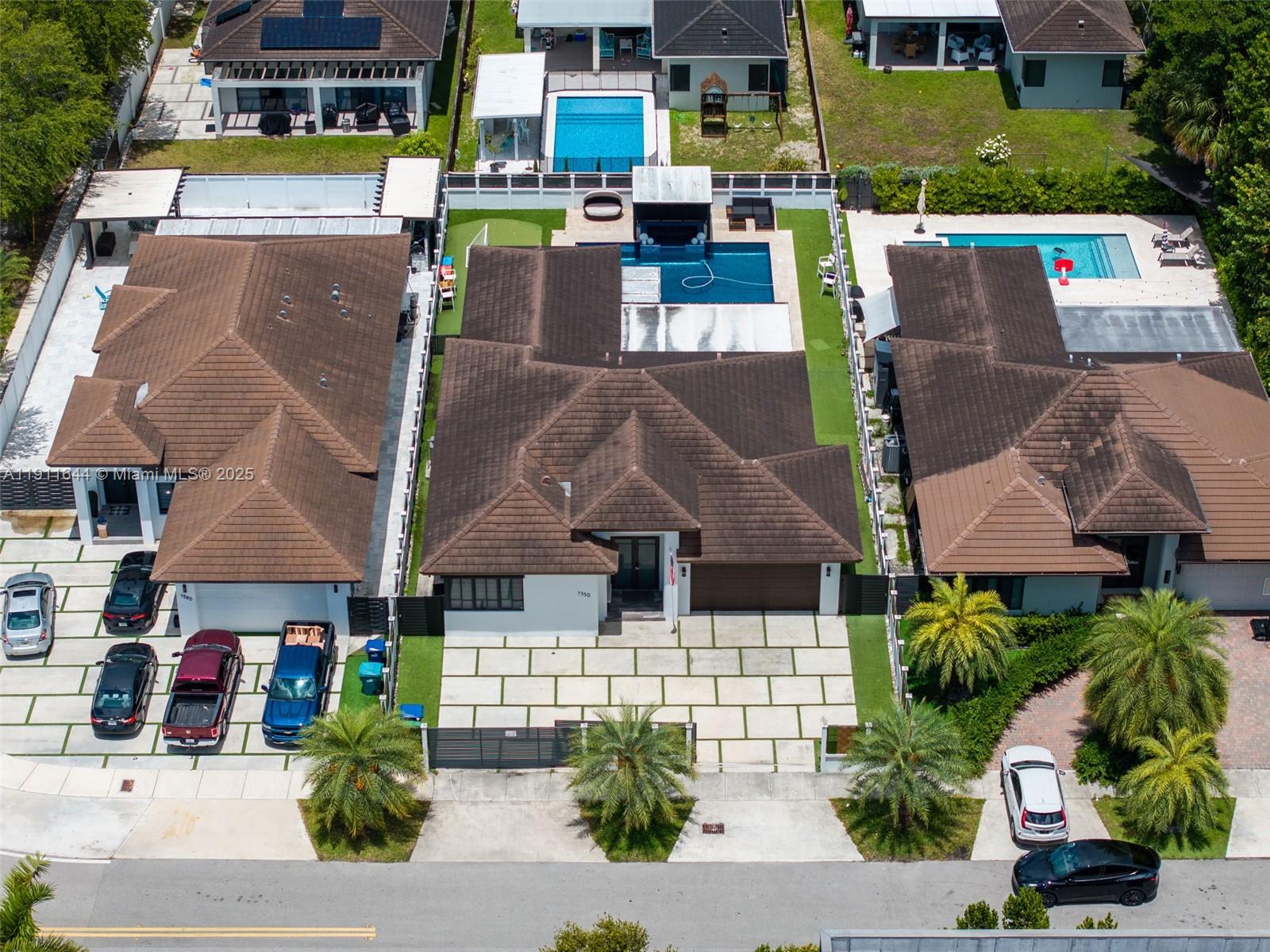 1550 Southwest 89th Court Miami, FL 33174 - Photo 8 of 67