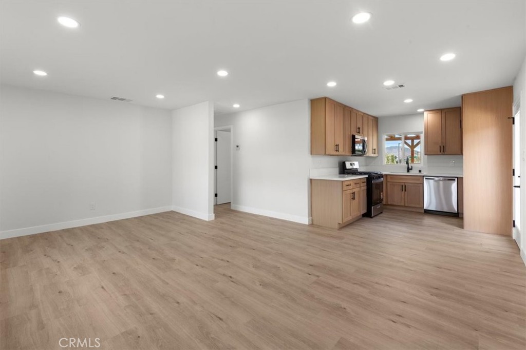 10235 Clara Vista Lane Riverside, CA 92503 - Photo 4 of 14