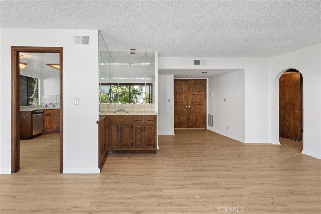 6200 Riviera Circle Long Beach, CA 90815 - Photo 7 of 42