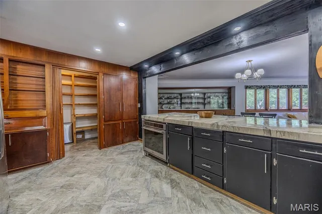 $375,000 | 376 Sunset Drive, Lebanon, MO 65536