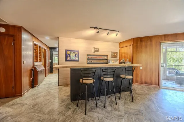 $375,000 | 376 Sunset Drive, Lebanon, MO 65536