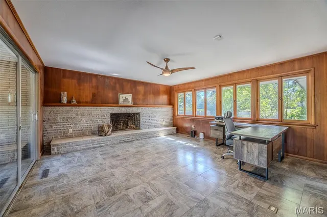 $375,000 | 376 Sunset Drive, Lebanon, MO 65536