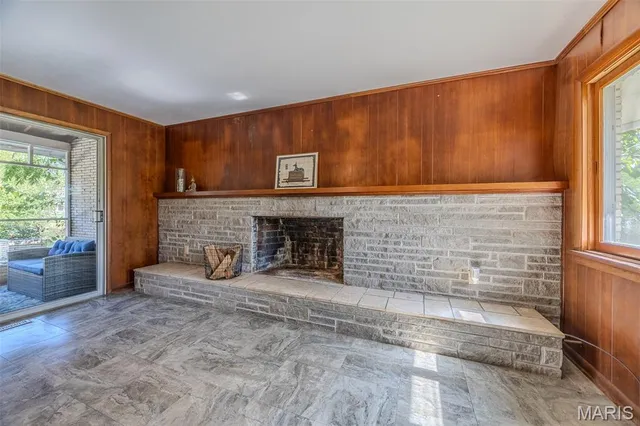 $375,000 | 376 Sunset Drive, Lebanon, MO 65536