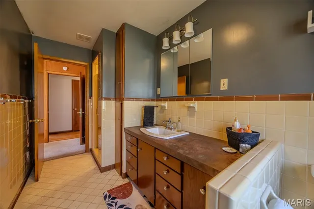 $375,000 | 376 Sunset Drive, Lebanon, MO 65536