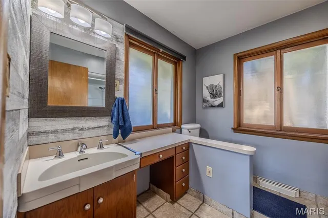 $375,000 | 376 Sunset Drive, Lebanon, MO 65536