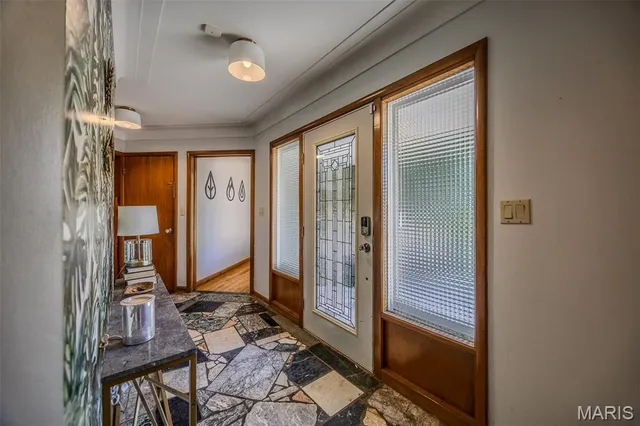 $375,000 | 376 Sunset Drive, Lebanon, MO 65536