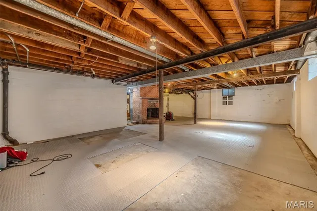 $375,000 | 376 Sunset Drive, Lebanon, MO 65536