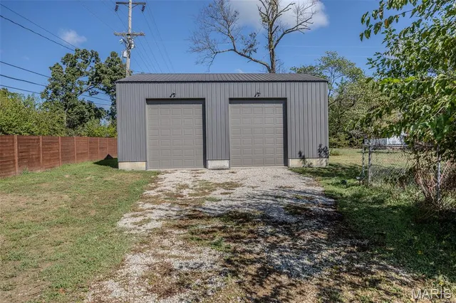 $375,000 | 376 Sunset Drive, Lebanon, MO 65536