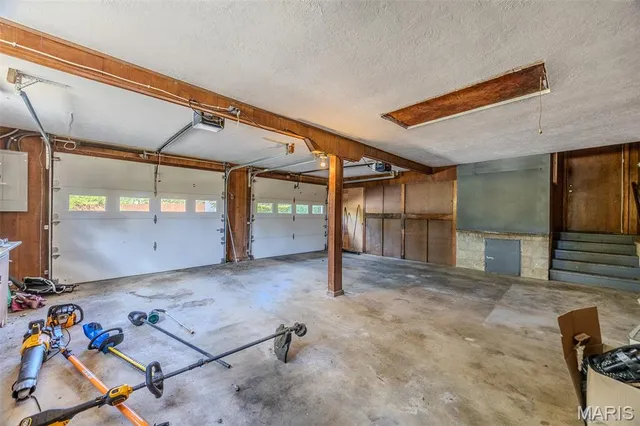 $375,000 | 376 Sunset Drive, Lebanon, MO 65536