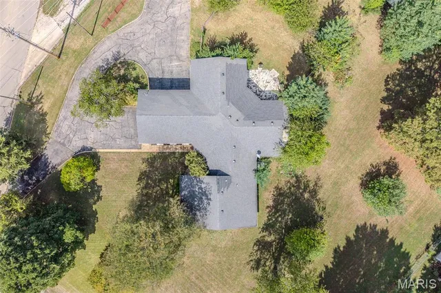 $375,000 | 376 Sunset Drive, Lebanon, MO 65536