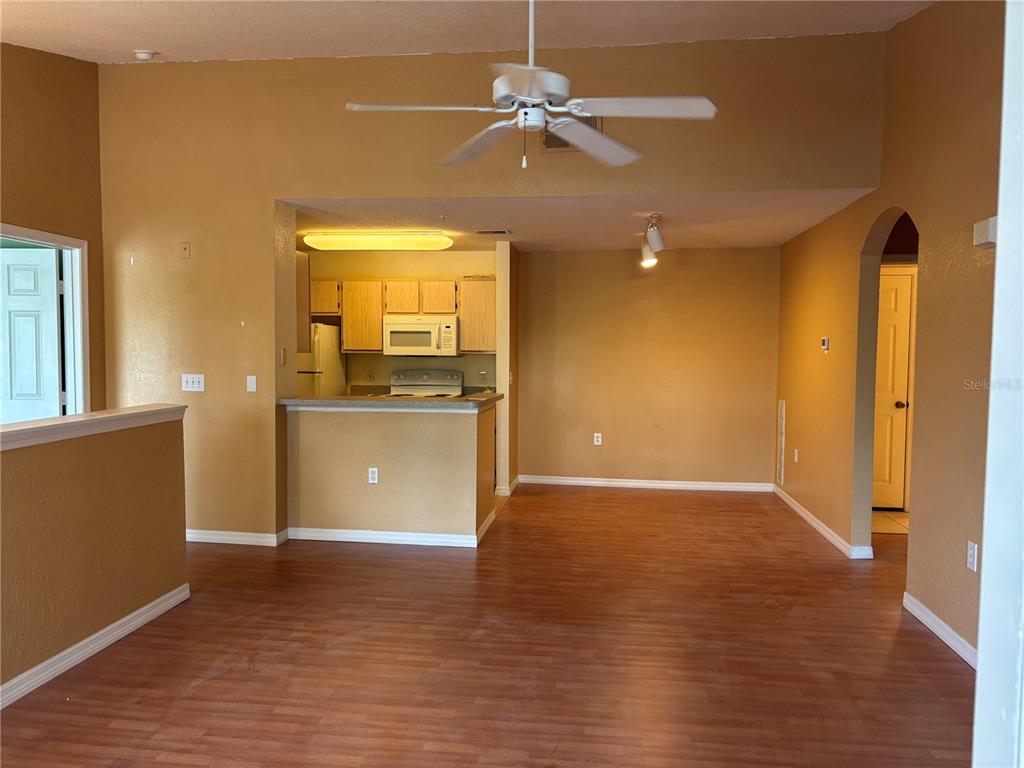 7411 Vista Way, Unit 203 Lakewood Ranch, FL 34202 - Photo 3 of 23