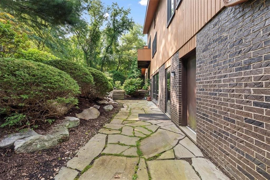 1576 Powers Run Road Pittsburgh, PA 15238 - Photo 29 of 38 Gallery Image 29