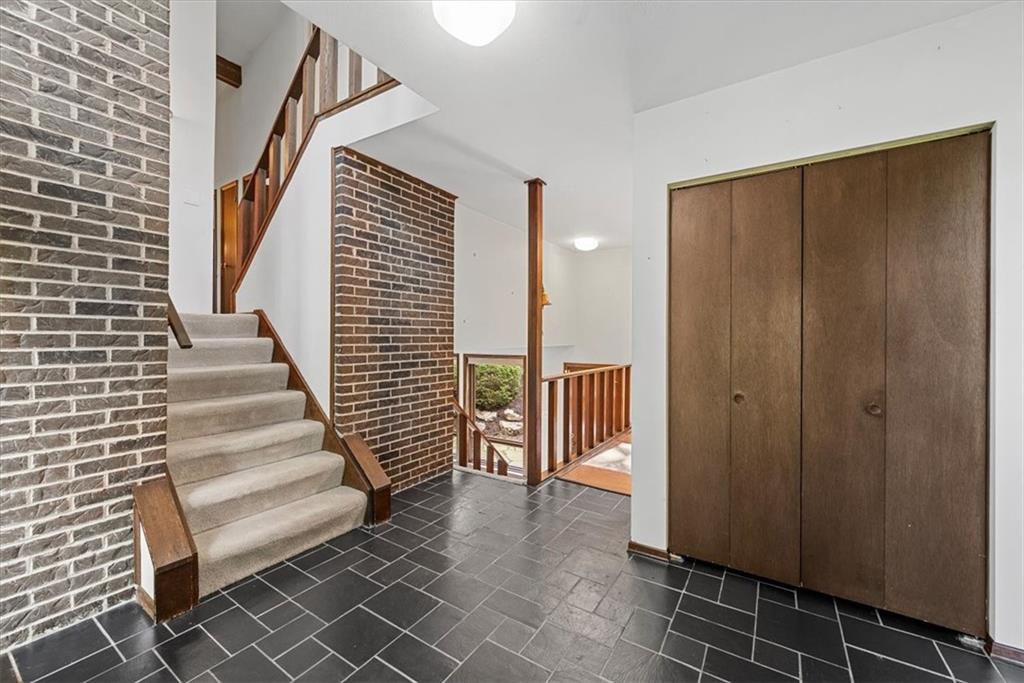 1576 Powers Run Road Pittsburgh, PA 15238 - Photo 4 of 38 Spacious bright entry.