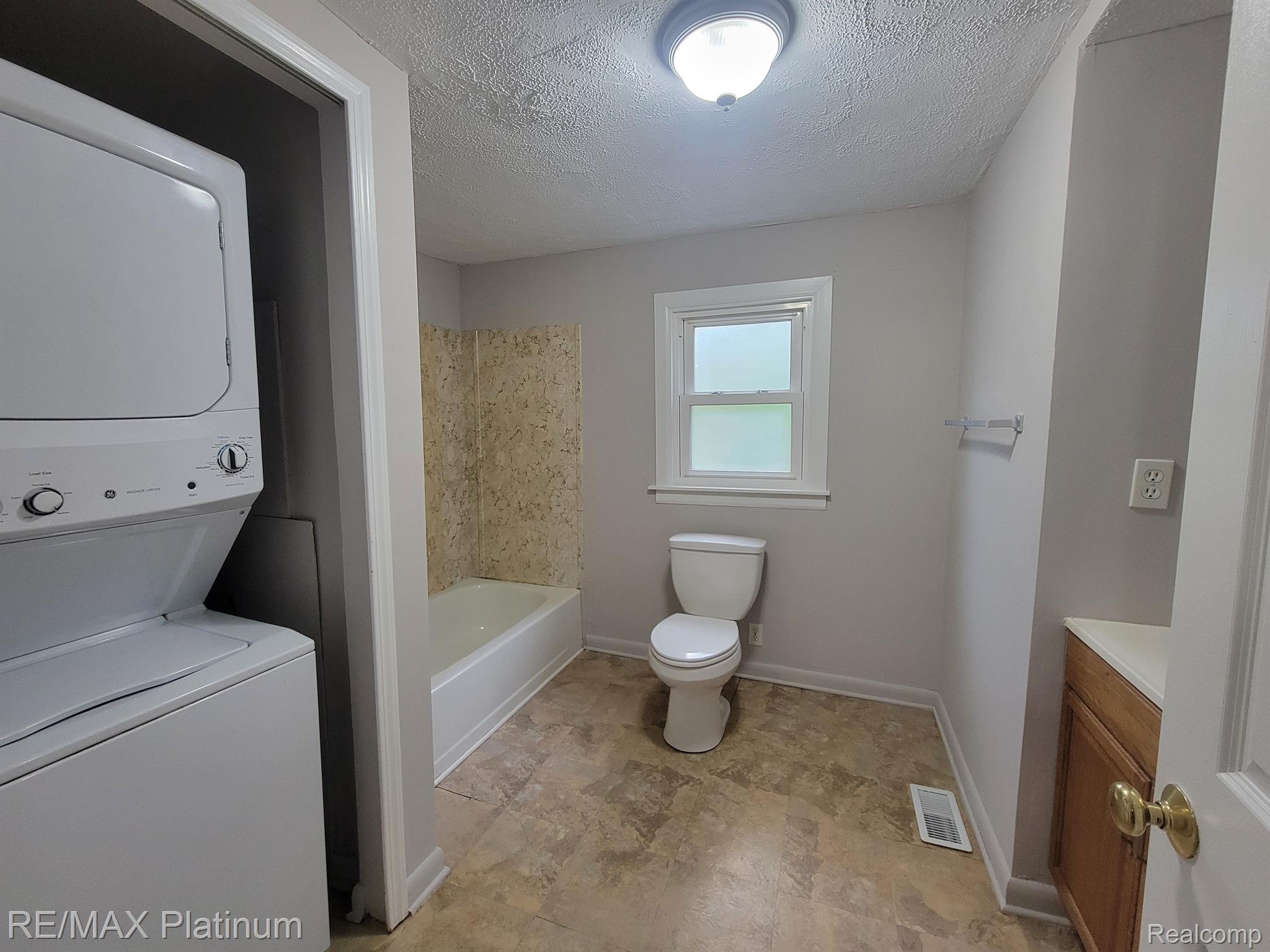 8210 Hyne Road Brighton, MI 48114 - Photo 12 of 17 Gallery Image 12