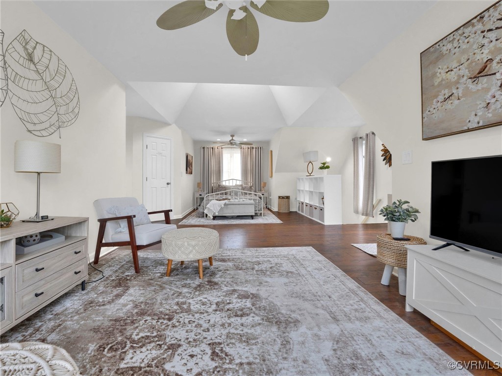 727 Eanes Road Kenbridge, VA 23944 - Photo 41 of 50 a living room with furniture and a flat screen tv
