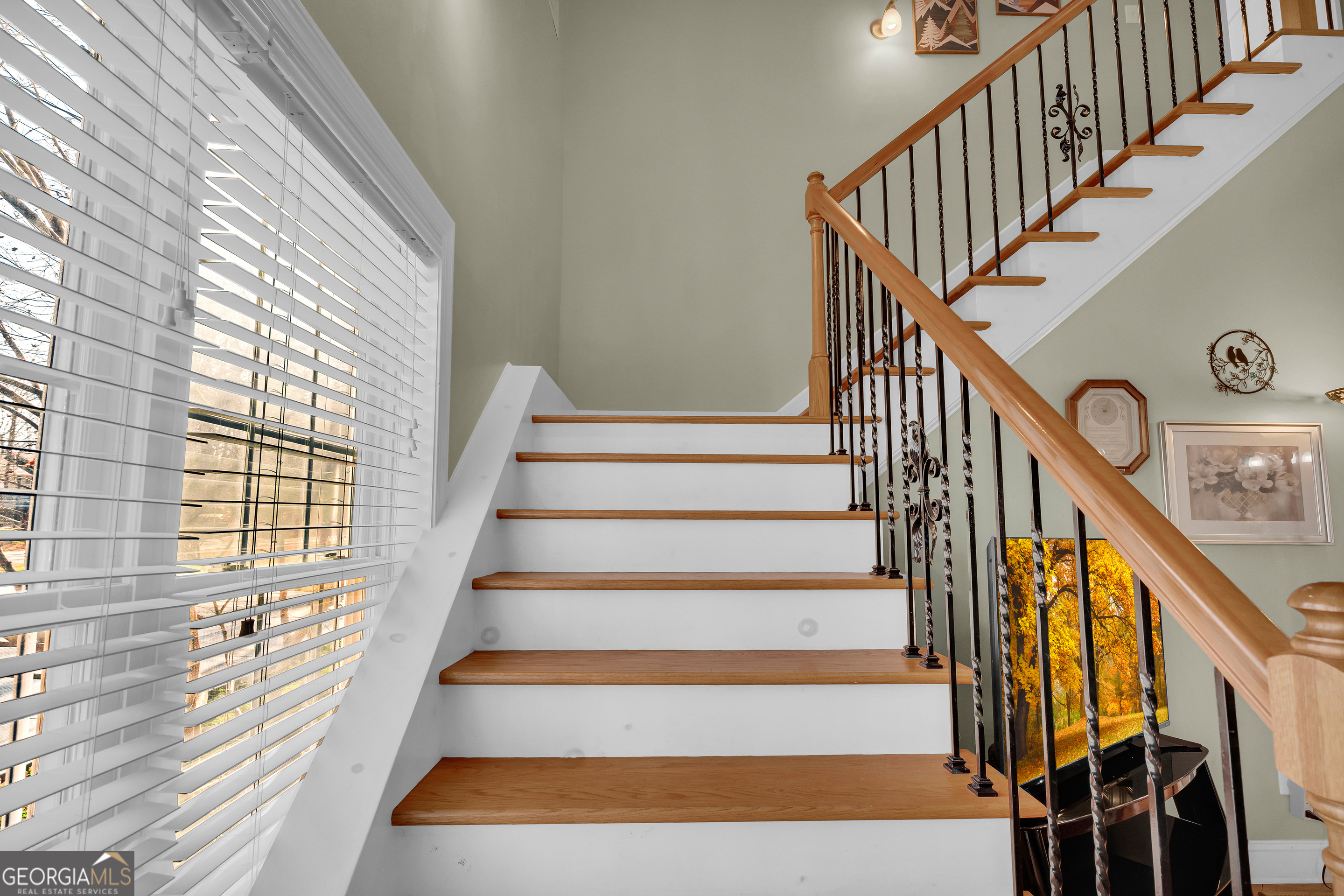 141 Shadow Walk Drive Mount Airy, GA 30563 - Photo 25 of 65 a view of entryway