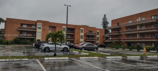 $1,900 | 17500 Northwest 68th Avenue, Unit D3002, Hialeah, FL 33015