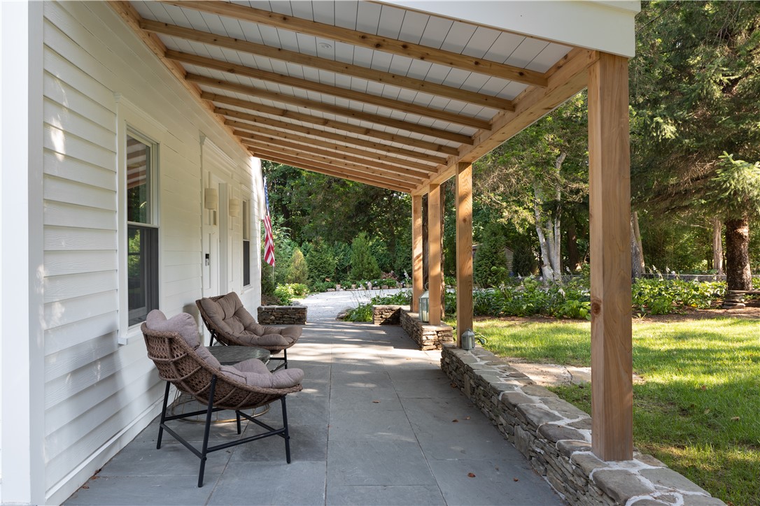 2 Scull Street Jamestown, RI 02835 - Photo 4 of 18