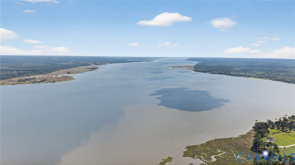 19441 York Road West Point, VA 23181 - Photo 9 of 37