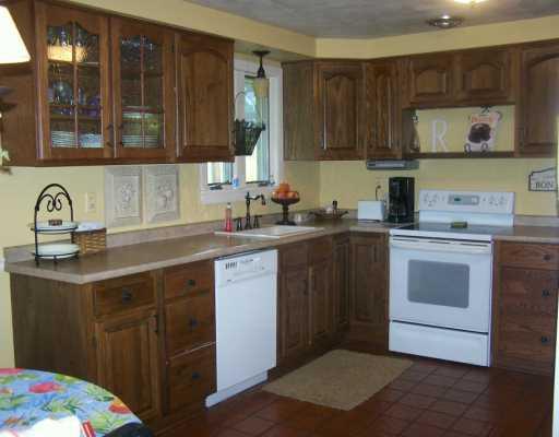 340 Vaneal Road Washington, PA 15301 - Photo 4 of 5 Kitchen.