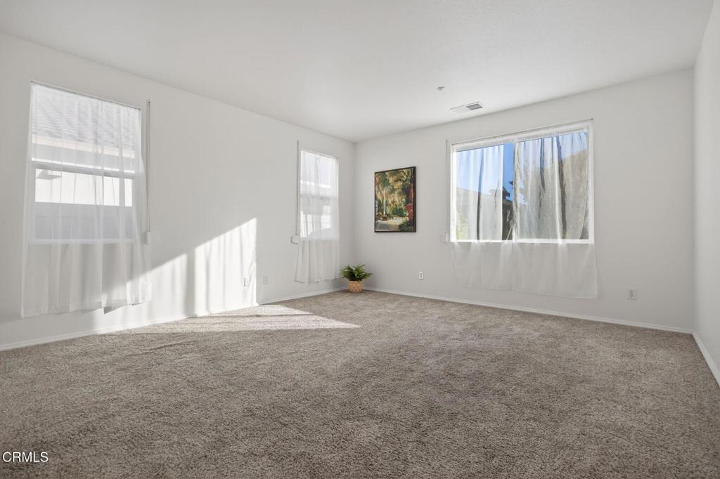 2914 Naples Drive Oxnard, CA 93035 - Photo 20 of 51 an empty room with windows