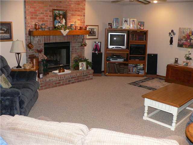 6911 Five Points Road Indianapolis, IN 46259 - Photo 12 of 24 Gallery Image 12
