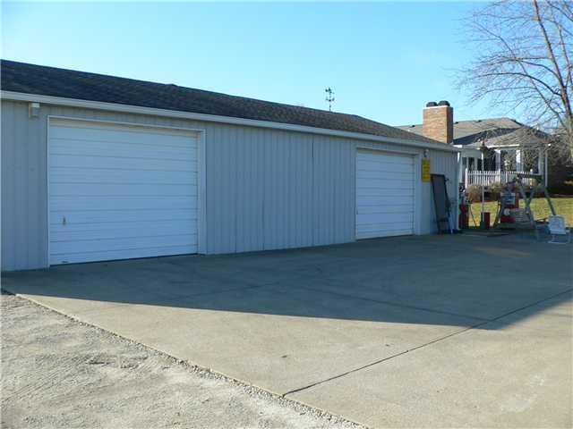 6911 Five Points Road Indianapolis, IN 46259 - Photo 6 of 24 Gallery Image 6