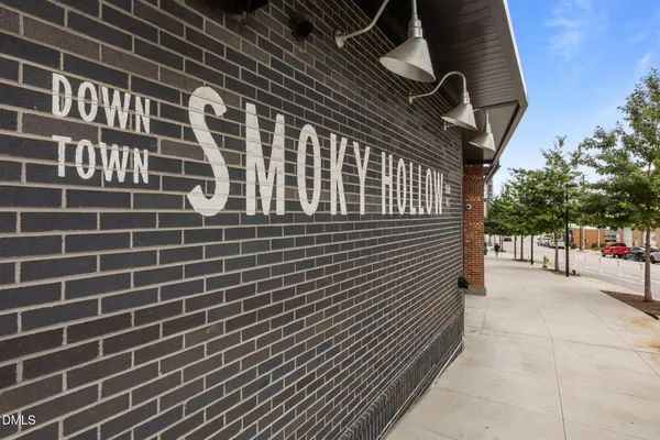 a view of a pathway along a building