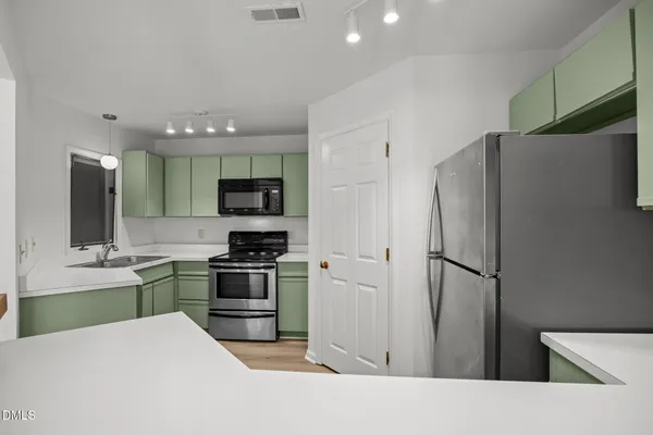 $2,250 | 1000 Brighthurst Drive, Unit 206, Raleigh, NC 27605