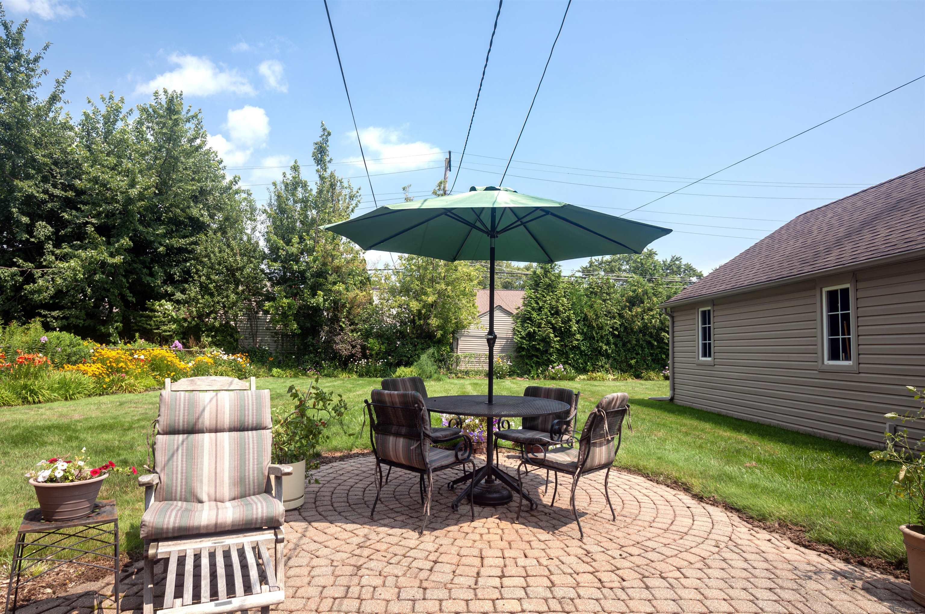 1636 Hawthorne Road Grosse Pointe, MI 48236 - Photo 33 of 41 50149731-c882c2bf-6a61-4afd-8cd2-4ac58357c082.JPG