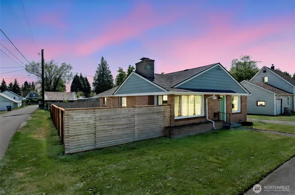 $350,000 | 1116 West 1st Street, Centralia, WA 98531