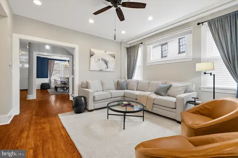 $1,500,000 | 190 Duke Of Gloucester Street, Annapolis, MD 21401