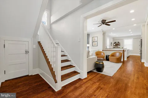 $1,500,000 | 190 Duke Of Gloucester Street, Annapolis, MD 21401