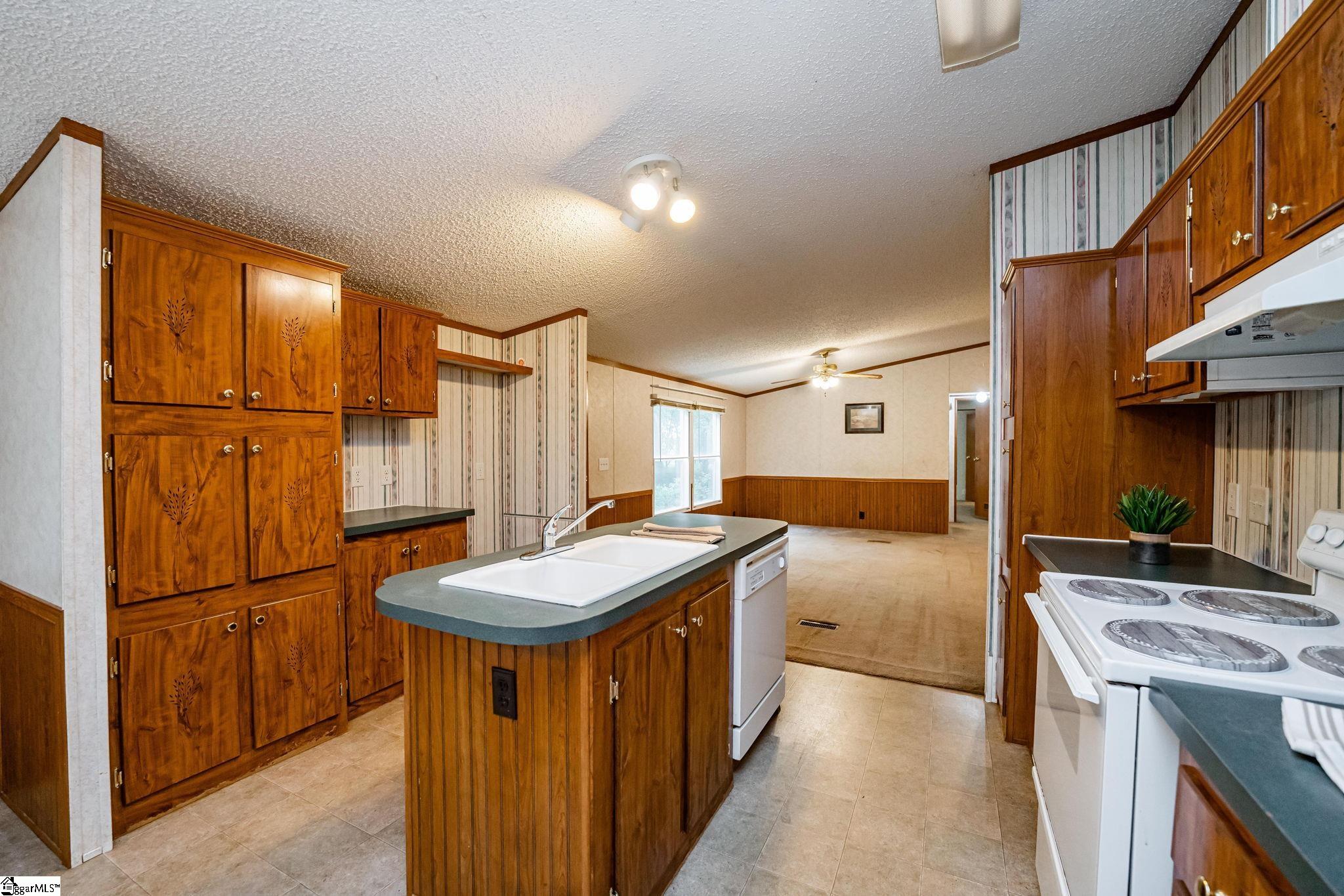 1057 Jordan Road Lyman, SC 29365 - Photo 8 of 33