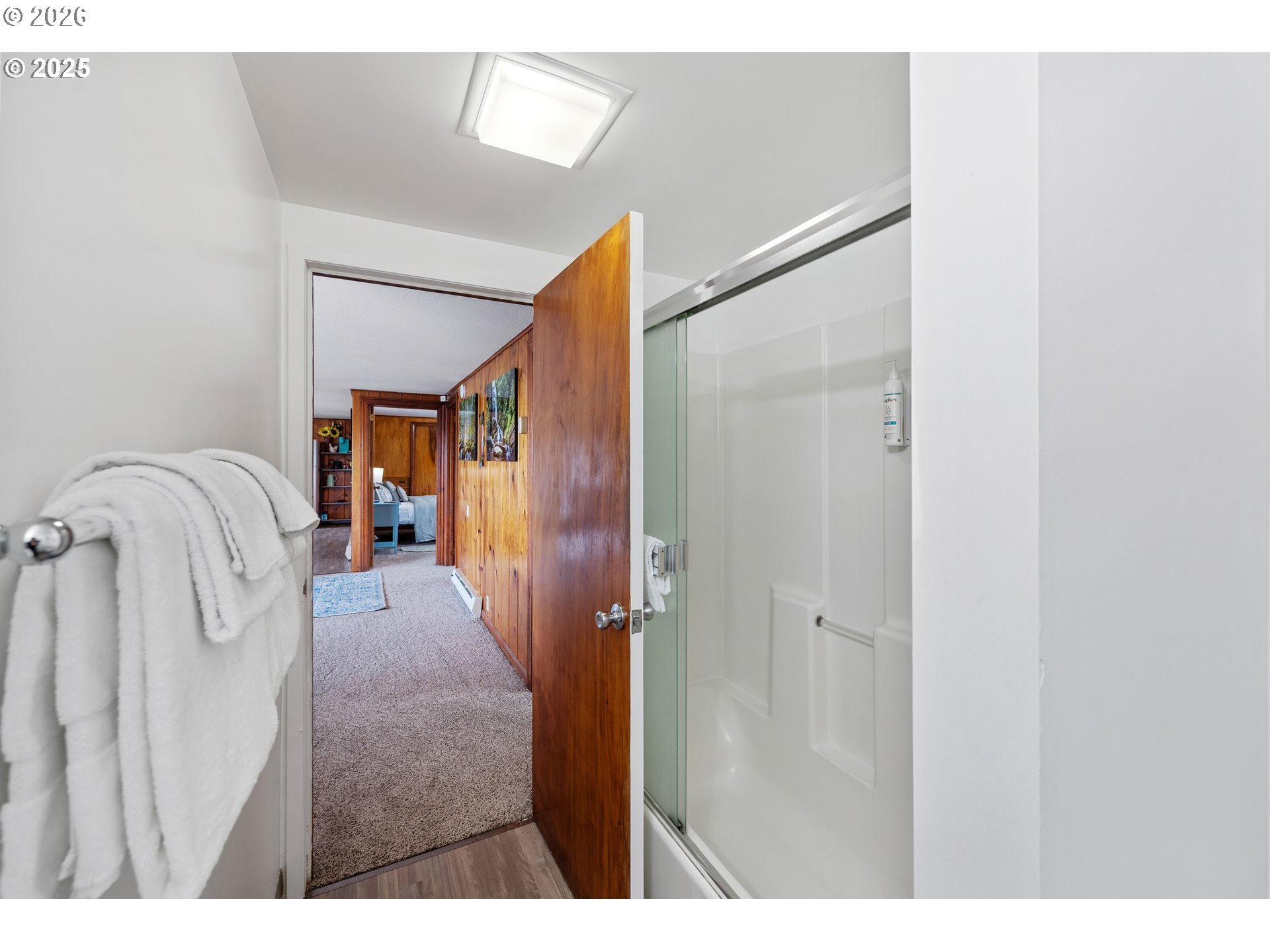 536 South Marple Street Coos Bay, OR 97420 - Photo 14 of 39 Bathroom