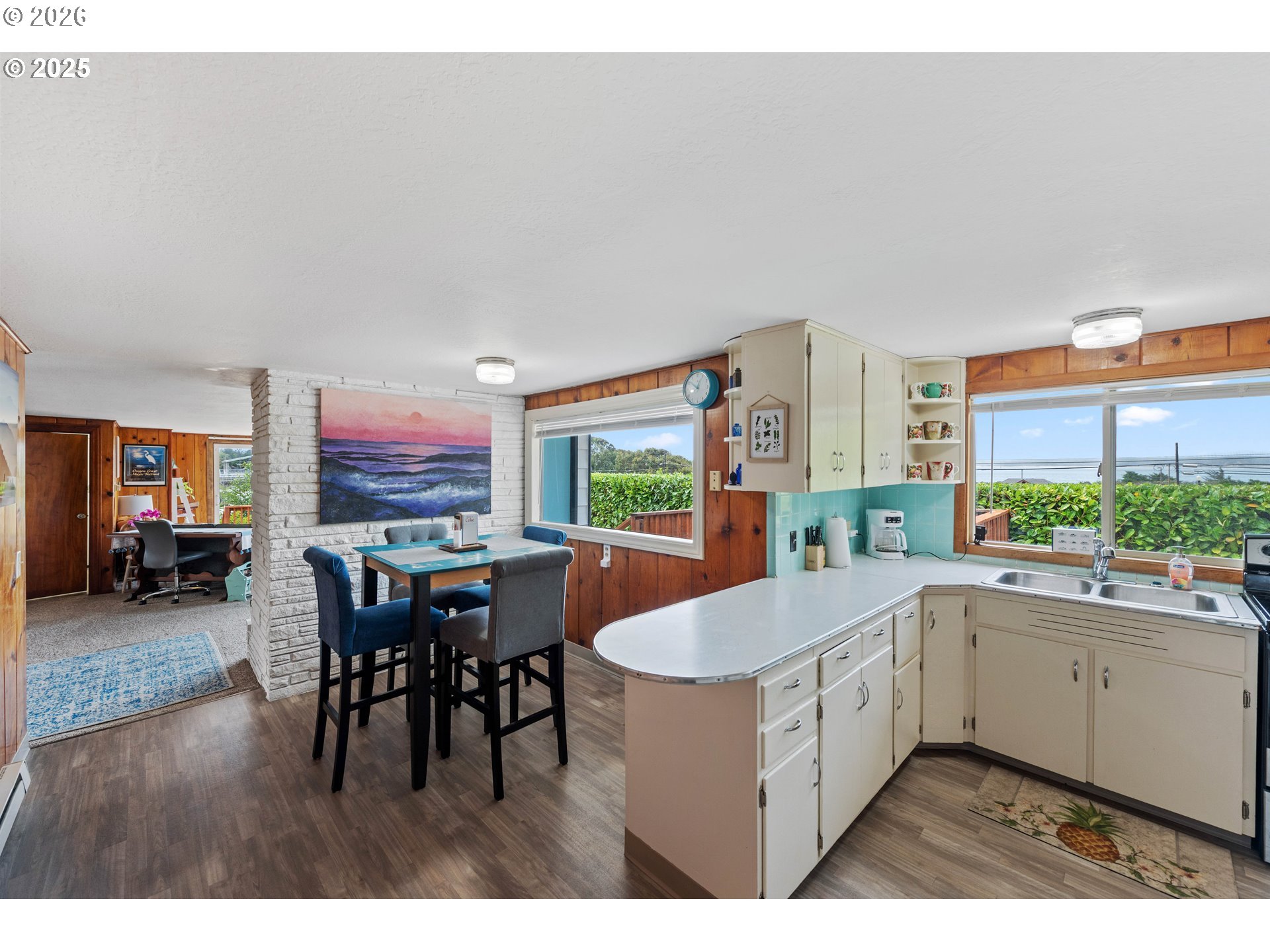 536 South Marple Street Coos Bay, OR 97420 - Photo 7 of 39 Kitchen