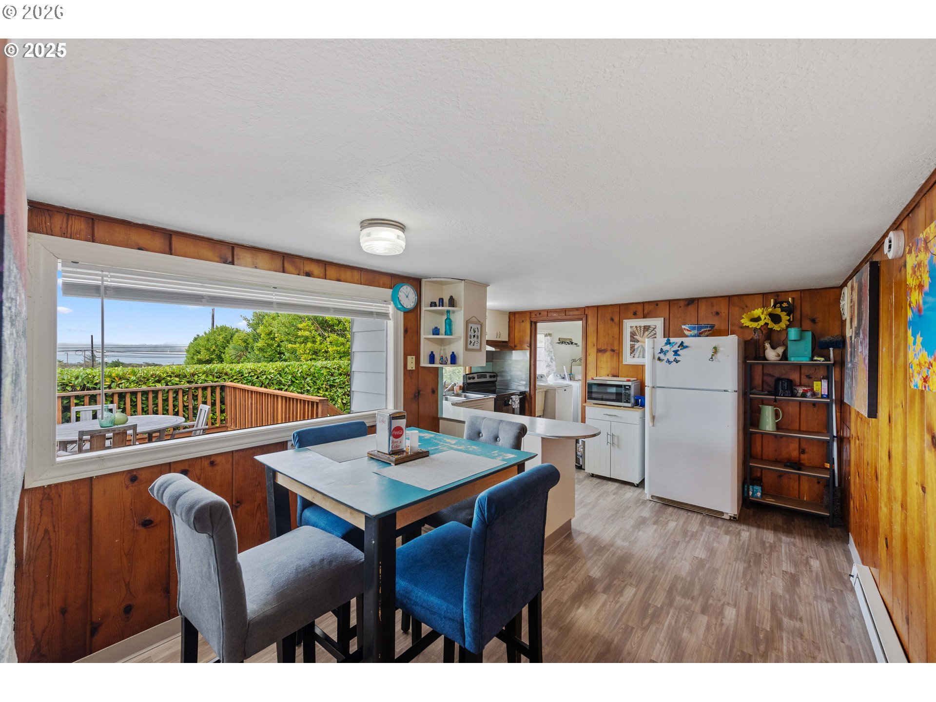 536 South Marple Street Coos Bay, OR 97420 - Photo 8 of 39 Kitchen