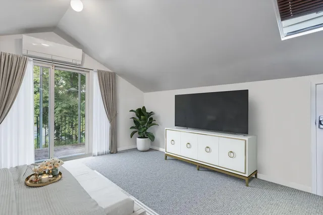 $289,000 | 921 East Huron Street, Unit 6, Ann Arbor, MI 48104