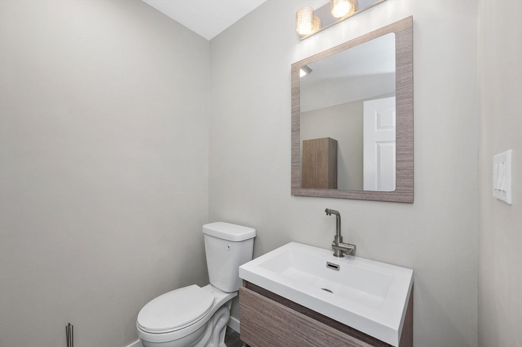 1175 Chestnut Street, Unit 12 Newton, MA 02464 - Photo 12 of 40