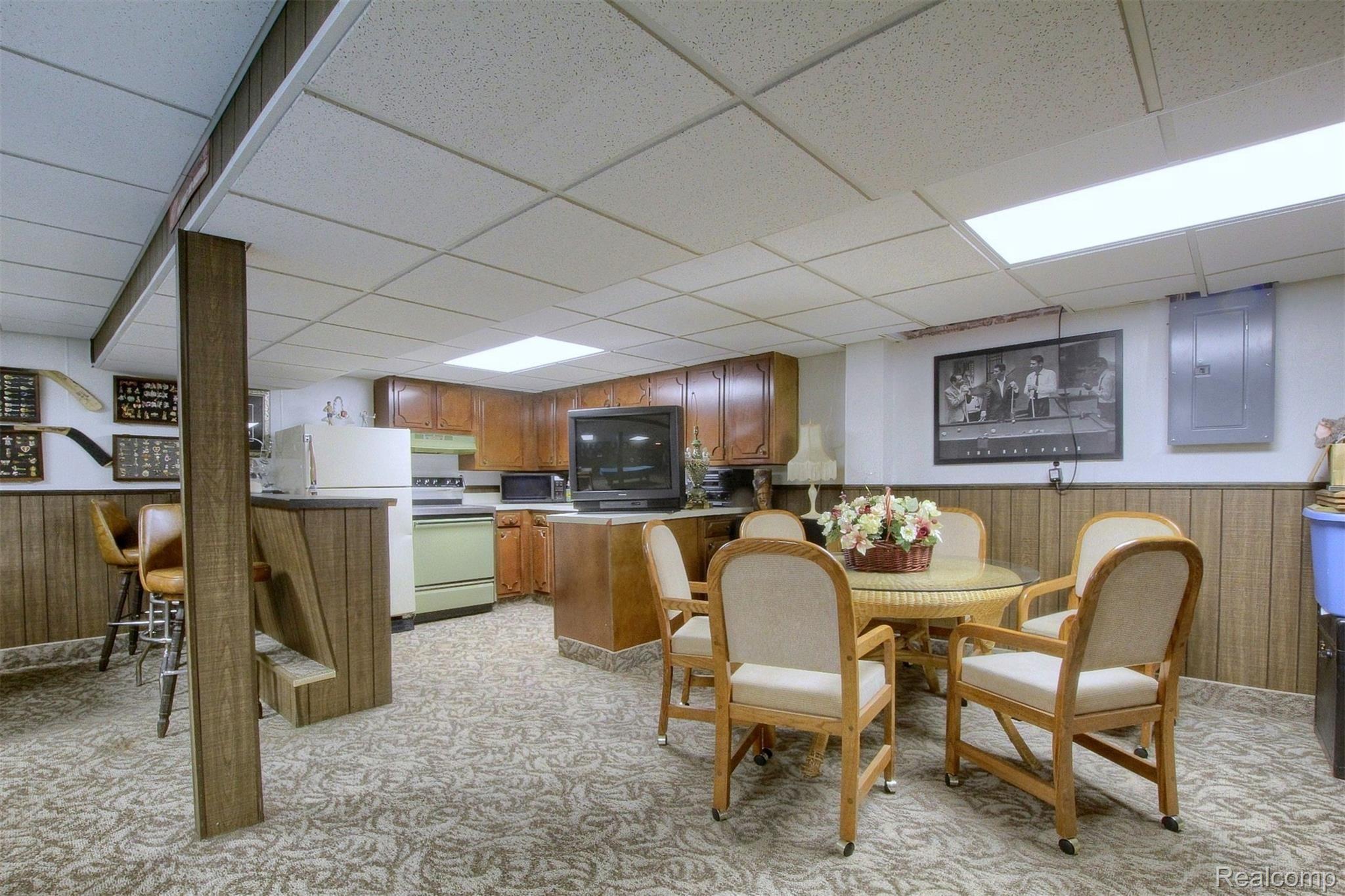 2633 King Road Trenton, MI 48183 - Photo 26 of 34 26-Finished-Lower-Level-2nd-View.jpg