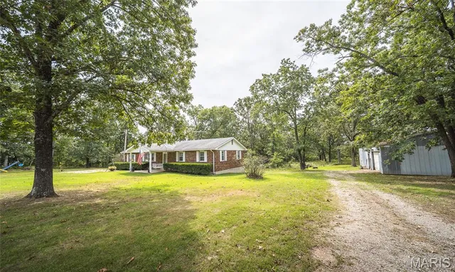 $230,000 | 15216 Columbia Road, Dixon, MO 65459