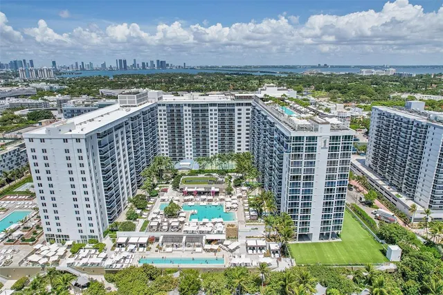 $1,695,000 | 2301 Collins Avenue, Unit 838, Miami Beach, FL 33139