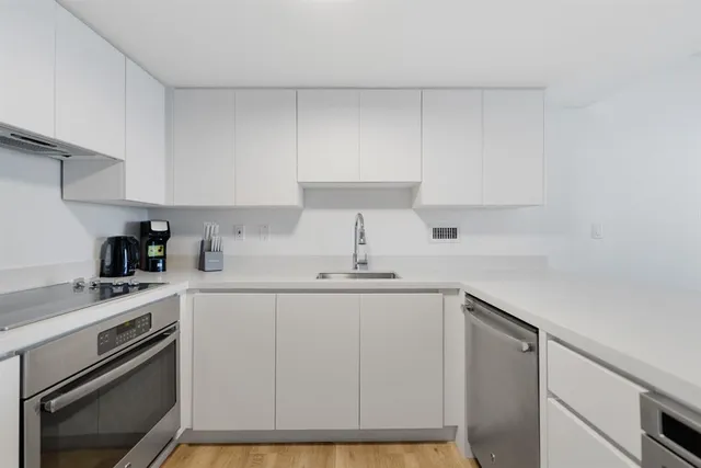 $1,695,000 | 2301 Collins Avenue, Unit 838, Miami Beach, FL 33139