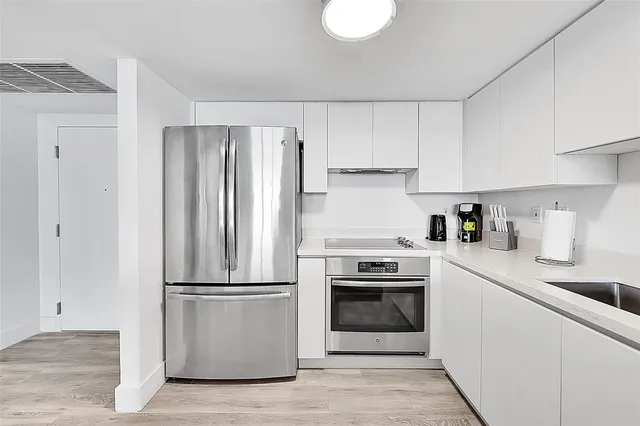 $1,695,000 | 2301 Collins Avenue, Unit 838, Miami Beach, FL 33139