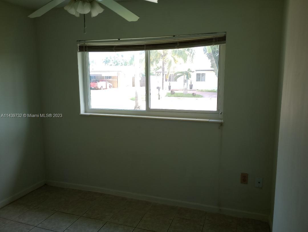 9620 April Road Cutler Bay, FL 33157 - Photo 13 of 19 a view of a window in a room