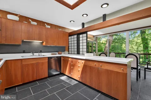 $950,000 | 401 Willington Drive, Silver Spring, MD 20904