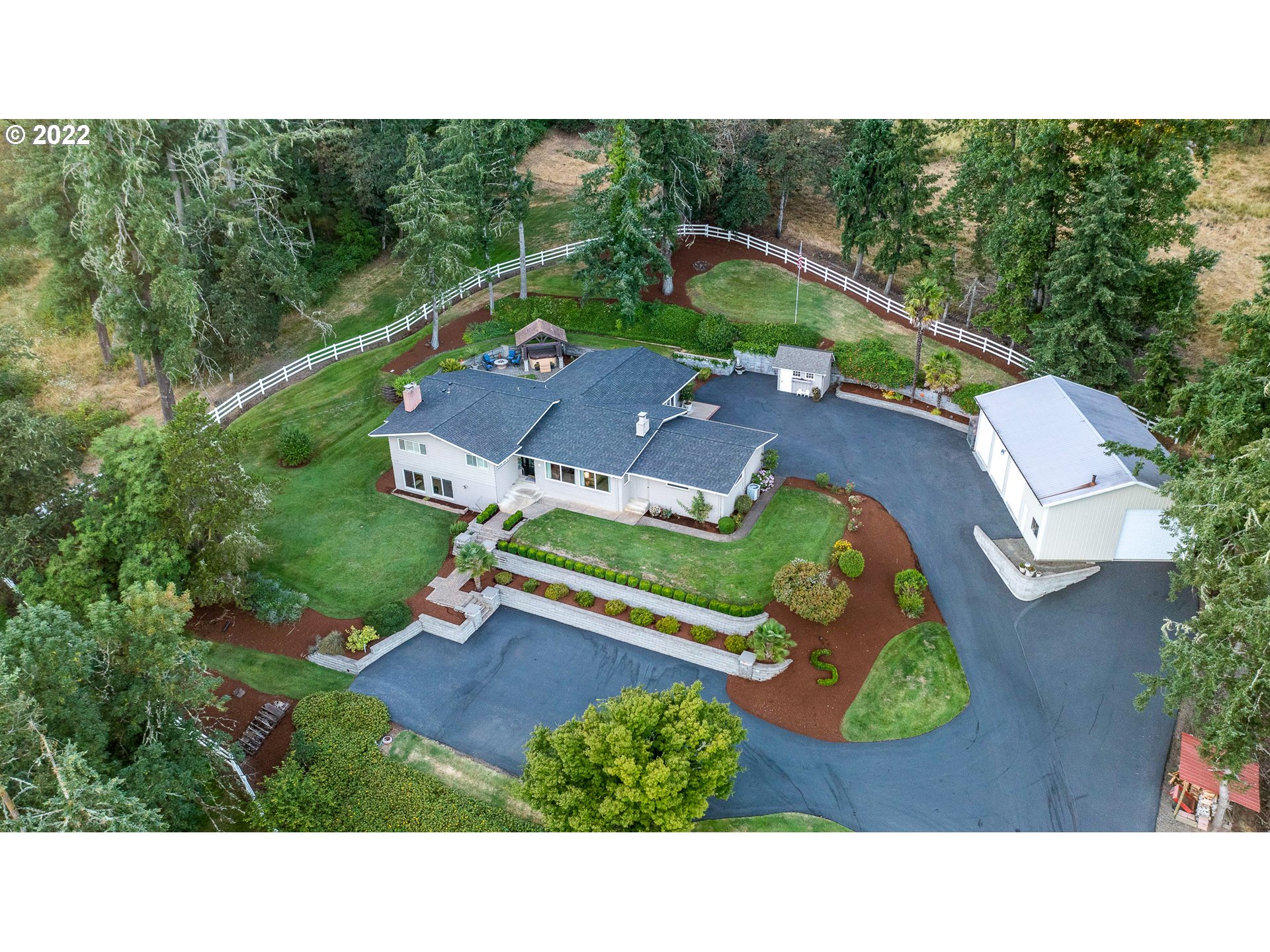 33315 Bloomberg Road Eugene, OR 97405 - Photo 2 of 32 an aerial view of a house