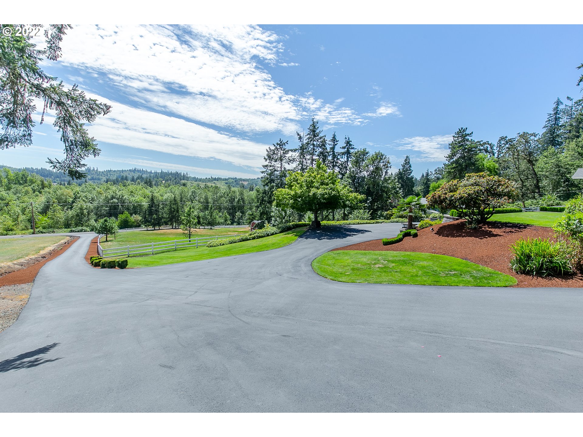 33315 Bloomberg Road Eugene, OR 97405 - Photo 32 of 32 a view of a volley ball court